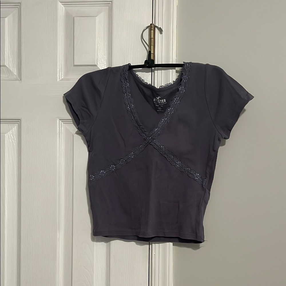 HOLLISTER Gray Fitted Crop Lace top
